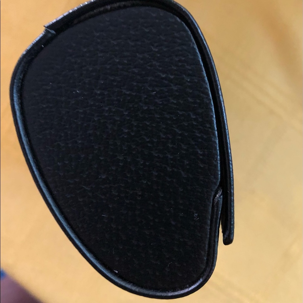 Burberry eye glass magnetic snap case - Picture 4 of 7